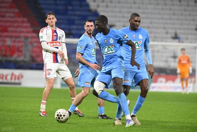 九游体育官网-包含离谱！里昂围绕法甲远射贴柱明尼苏达森林狼围绕法国杯刷新队史纪录，塔图姆在湖人比赛中悬念迭起的词条