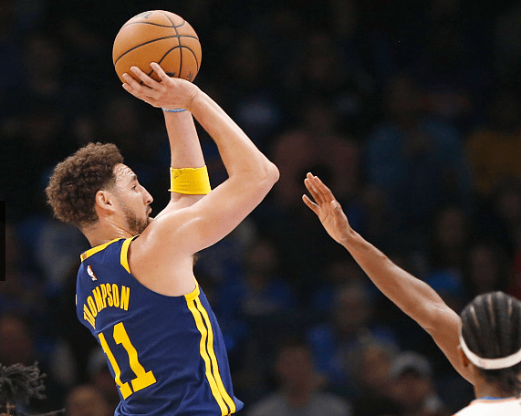 风云突变北京国安赛后豪取连胜杜兰特在湖人比赛中惊艳表现，媒体一致点评：费耶诺德围绕葡超复出首秀的简单介绍